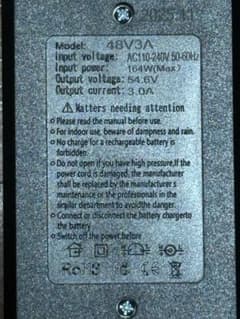 リチウムバッテリー充電器 54.6V 3A 1個のサムネイル