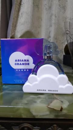 アリアナ グランデ　CLOUD クラウド　オードパルファム　香水　50mlのサムネイル