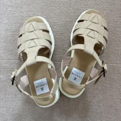 LANVIN en Bleu グルカサンダル ベージュ Mサイズのサムネイル
