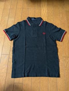 FRED PERRY フレッドペリー 黒 ポロシャツのサムネイル