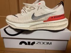 NIKE ズームX インヴィンシブルラン3のサムネイル