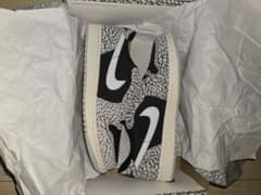 【新品未使用】NIKE AJ1 LOW ブラックセメント【28.0cm】のサムネイル