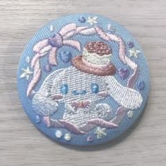 刺繍缶バッジ　シナモン　＊サンリオキャラクターズ刺繍缶バッジつきビスケット2のサムネイル