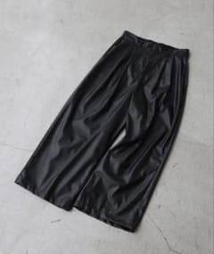 【完売品】LILL タックワイドバルーンパンツ ブラックLのサムネイル