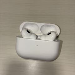Apple AirPods Pro 第二世代　本体 充電ケース付きのサムネイル