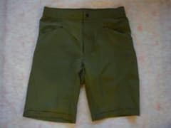 【た様専用】DESCENTE（デサント）ショートパンツ カーキ Sサイズのサムネイル