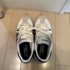 adidas スニーカー ホワイト ブラックのサムネイル