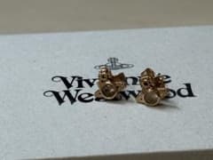 Vivienne Westwood オーブ ピアス ピンクのサムネイル