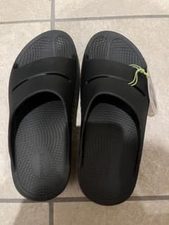 OOFOS OOAHH UNISEX ブラック M4/W6のサムネイル