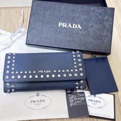 PRADA ネイビー スタッズ 長財布のサムネイル