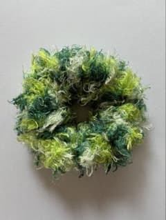ハンドメイドシュシュ ハンドメイド シュシュ ヘアアクセサリーのサムネイル