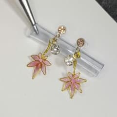 紅葉 イヤリング　ハンドメイドのサムネイル