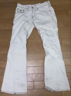 true religion スワロフスキー デニム 白 - メルカリ