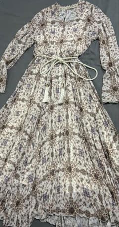 【美品】リリーブラウン　シフォンロングワンピースのサムネイル