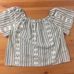 試着のみ新品！オフショルトップスのサムネイル