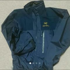 Arc’teryx GORE-TEX マウンテンパーカーのサムネイル