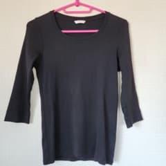 ユニクロ　長袖Tシャツ黒のサムネイル