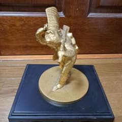 【 希少 】高さ34㎝ 金属工芸品製 三番叟 神楽猿 オブジェ 美品】高村光雲 三番叟 猿 金属製 黄金色 置物 オブジェ 縁起物 - メルカリ