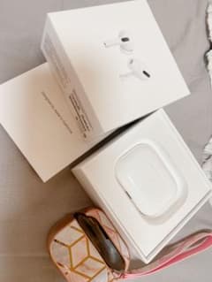 AirPods pro 美品 ( ケース付き )のサムネイル