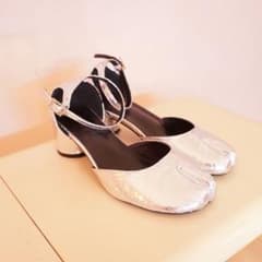 Tabi sandals, silver strap sandals, 5cm heel, Margiela style.