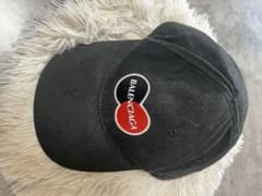 ひ*り様 BALENCIAGA ブラック キャップのサムネイル