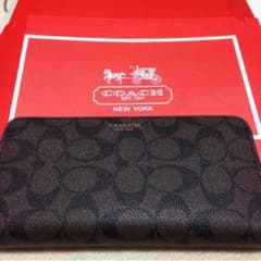 yurika様専用！coach長財布のサムネイル