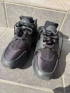 NIKE AIR HUARACHE ブラック スニーカーのサムネイル