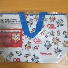 (新品　未開封♡非売品)　Yakult90周年記念　保冷バック　ヤクルトマン　青のサムネイル