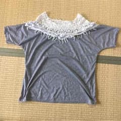 肩レースのカットソーのサムネイル