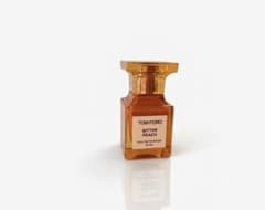 【極美品】トムフォード ビター ピーチ 30ml（残量9.5割）のサムネイル