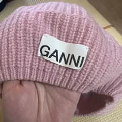 GANNI ピンク ニット帽　最終値下げのサムネイル