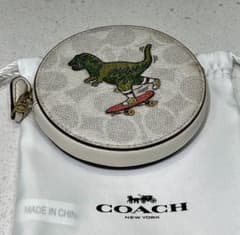 【美品】COACH　コーチ レキシー 丸型　小物入れ 美品】COACH コーチ レキシー 丸型 小物入れ - メルカリ