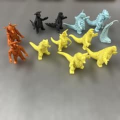 ウルトラマン 怪獣消しゴム 12体 - メルカリ