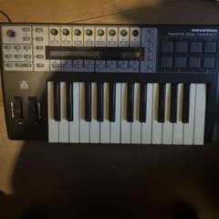 Novation ReMOTE 25 SL COMPACTのサムネイル
