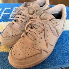 NIKE スニーカーのサムネイル