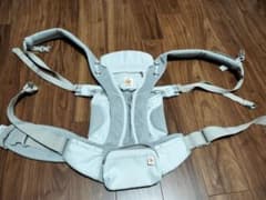 【正規品】エルゴベビー　オムニブリーズ　パールグレー　抱っこ紐【検品印あり】のサムネイル
