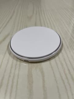 ワイヤレス充電器 動作品 ジャンク ACアダプタ付きのサムネイル