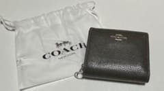 【値下げ】COACH 二つ折り財布 レザー カーキのサムネイル