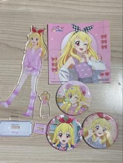 アイカツ 星宮いちご まとめ売り アクリルスタンド 缶バッジのサムネイル