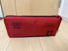 《未使用》Audi ファーストエイドキット 赤のサムネイル