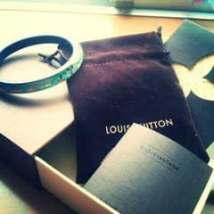 LOUIS VUITTON正規店購入バングルのサムネイル