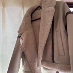 ベージュ シェルパファー ジャケットのサムネイル