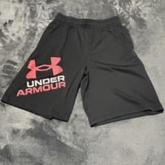 UNDER ARMOUR ハーフパンツ ブラック　150cmのサムネイル