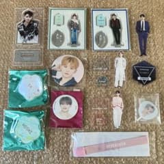 SEVENTEEN グッズ　缶バッジ　アクスタ　など　セブチ SEVENTEEN セブチ アクスタ 缶バッジ ジョンハン ジュン - メルカリ