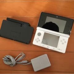 任天堂3DS本体 白色のサムネイル