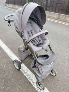 STOKKE ベビーカー グレー フットマフ付きのサムネイル