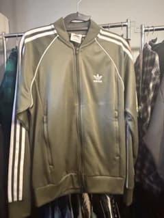 ゆ*じ様 adidas オリーブ ジャージのサムネイル