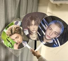 straykids スキズ ヒョンジン うちわ まとめ売り - メルカリ