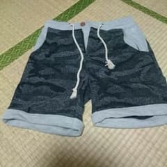 ショートパンツのサムネイル