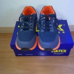 スニーカーのサムネイル